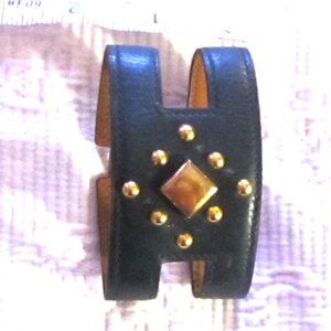 vintage Hermes forest green leather bracelet/ cuff (circa1969/1970)